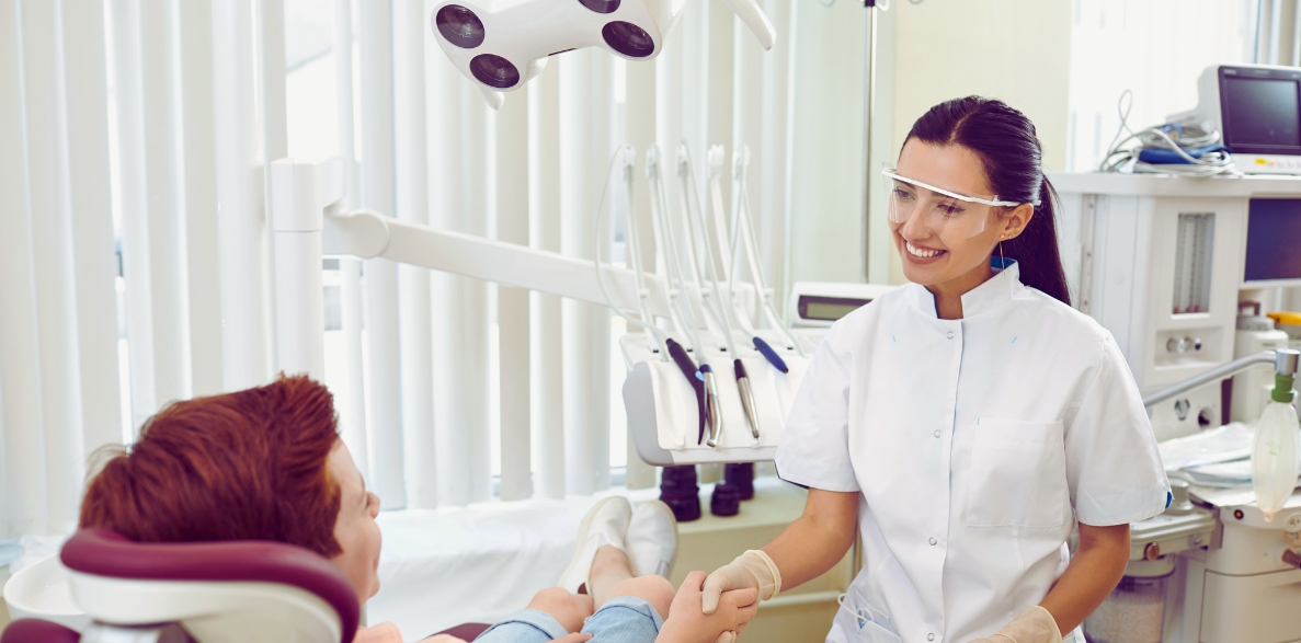 how to choose the right cosmetic dentist for your smile makeover