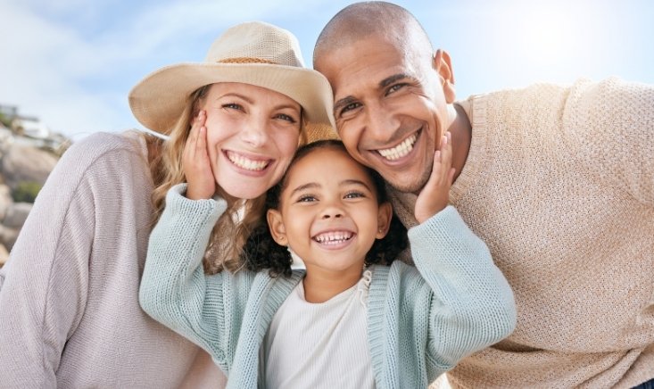 10 foods that naturally freshen breath and improve oral health