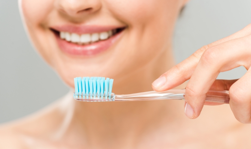 right way to brush your teeth
