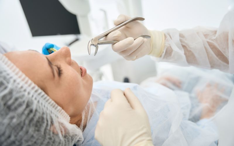 Featured image for “To Extract Or Not? When Removing A Tooth Is The Best Choice For Your Smile?”