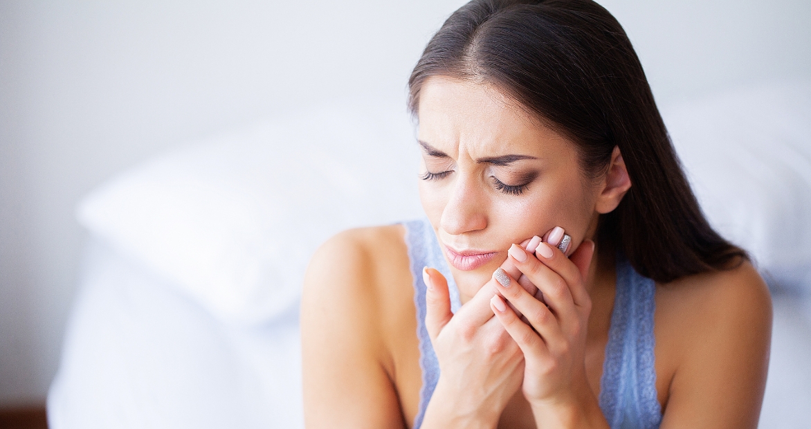 how do i know if my tooth infection is spreading to the brain?