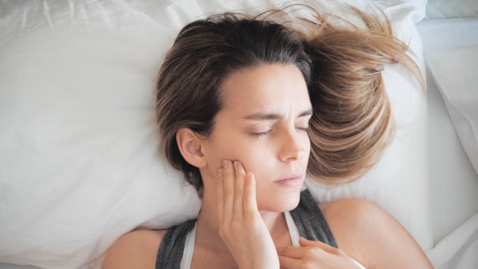 Tooth Pain at Night: How to Deal with Dental Emergencies After Hours